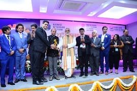 Shri Ashvani Kumar Chaubay, State Health Minister presents WASME Award of Warehouse & Logistic Innovation Award to Gandhi Automations
