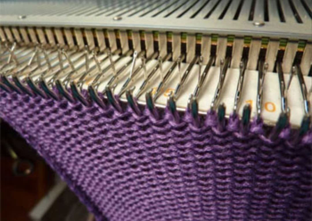 Knitting Machine: An Overview