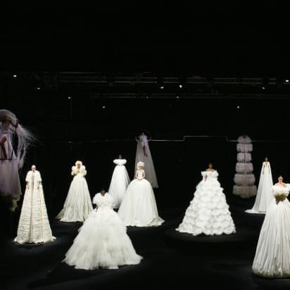 Valentino’s white fashion was a response to the pandemic