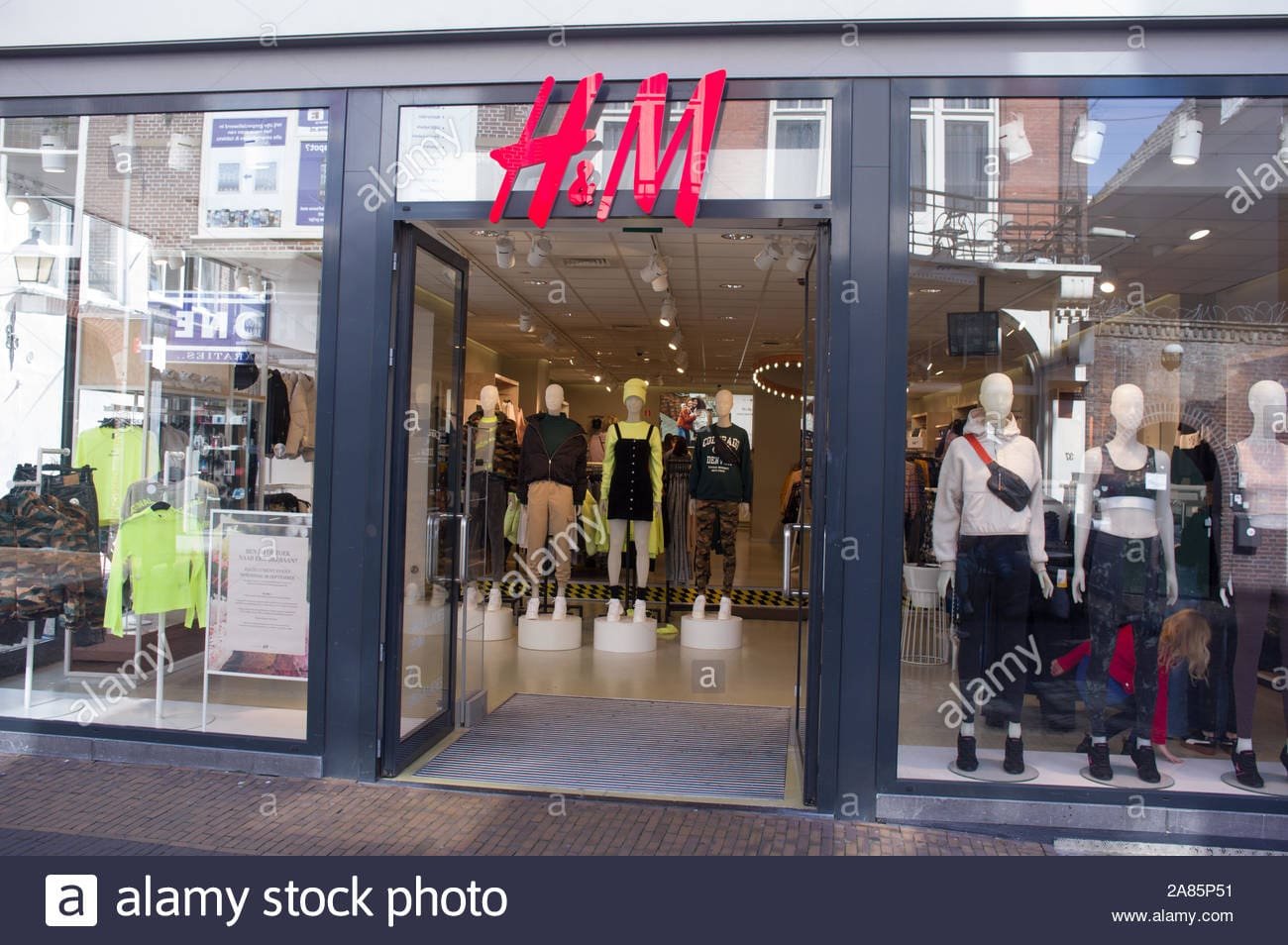 H&M Feels a Need to Find Solutions for Sustainable Packaging