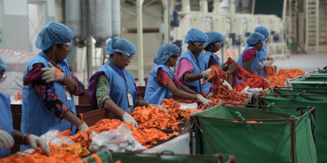 Bangladeshi Textile Industry Embraces Sustainability and Innovation